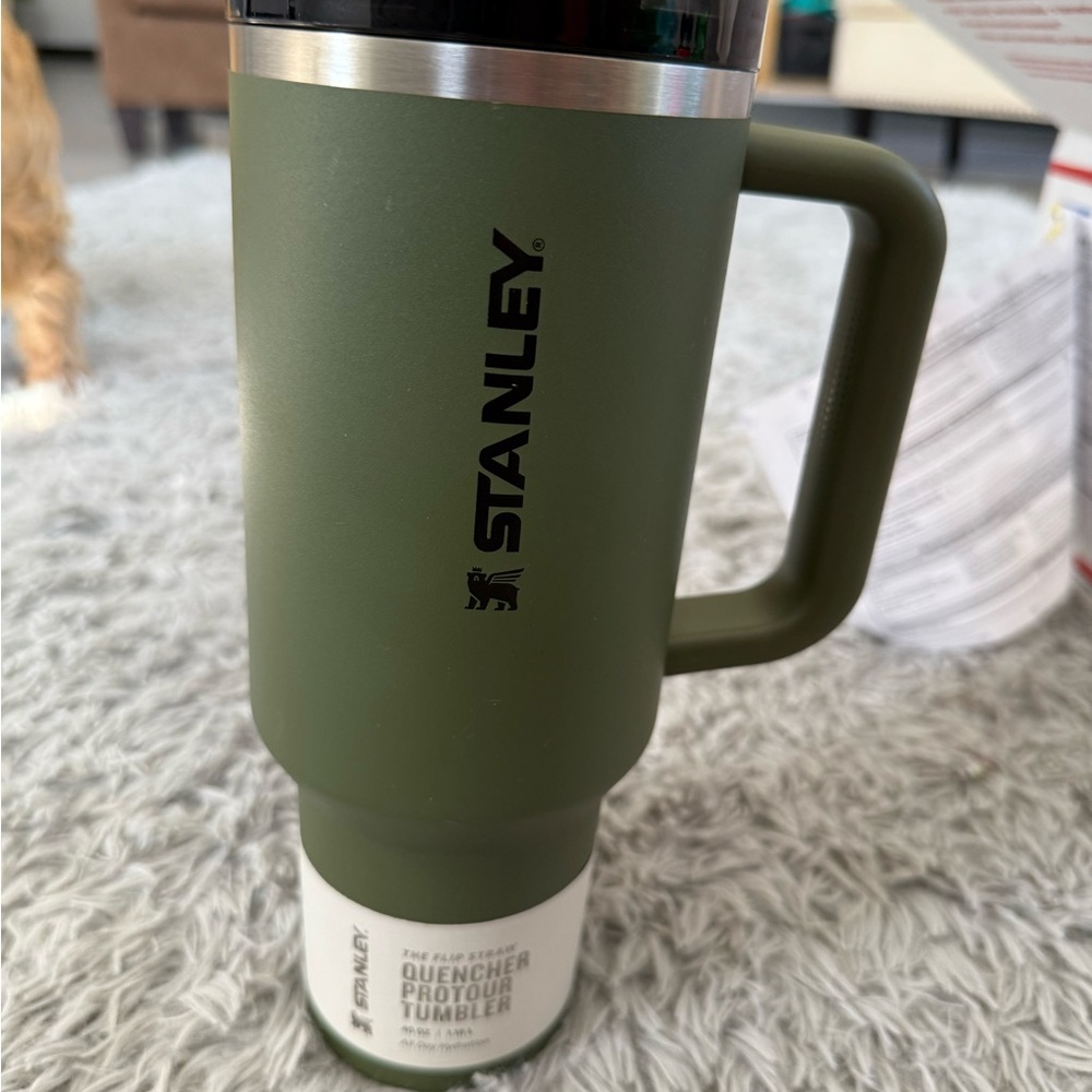 Stanley Olive Green Travel Mug with Handle